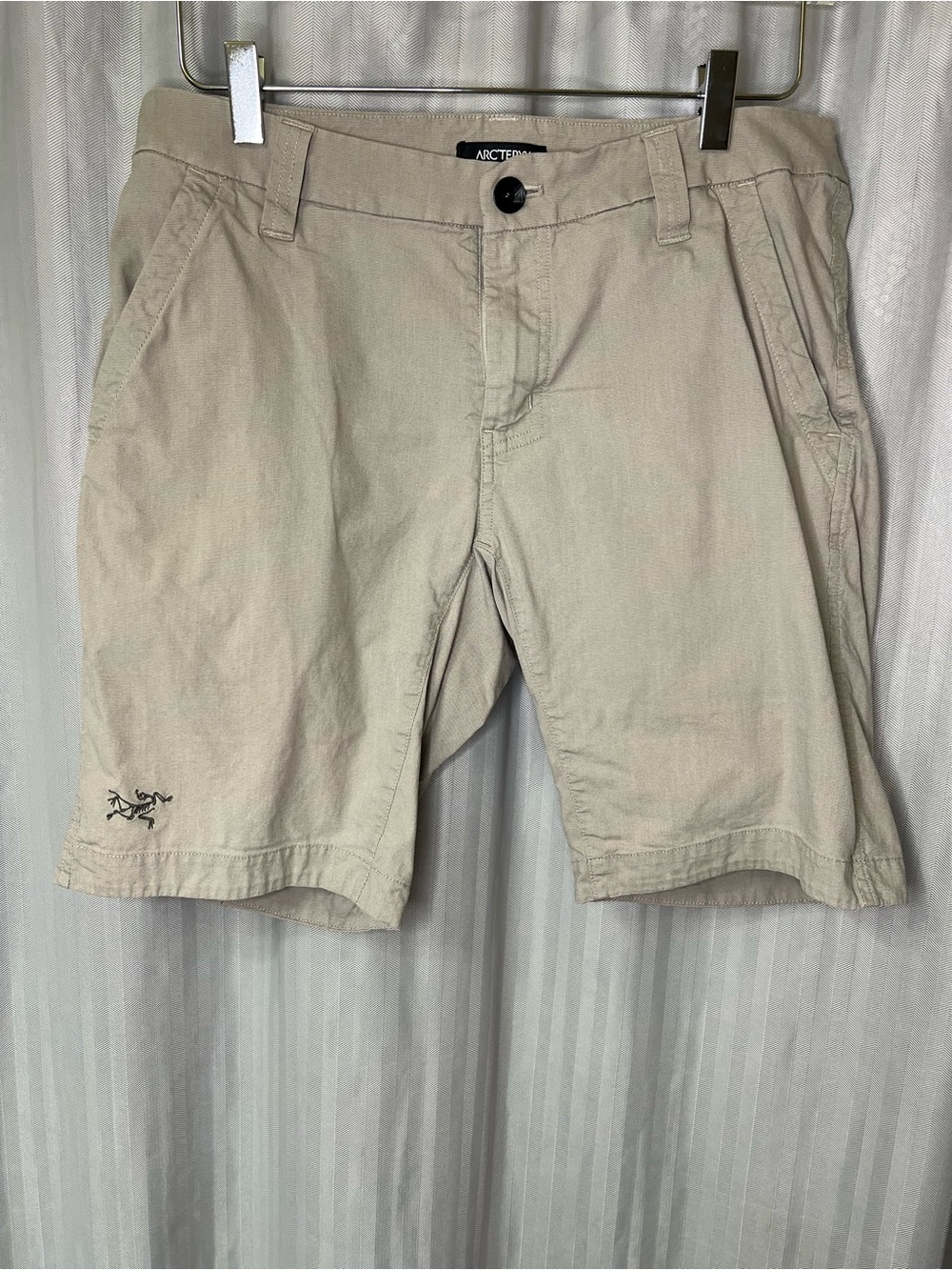 Arc'teryx Atlin Men's Light Beige Flat Front Casual Shorts size 32